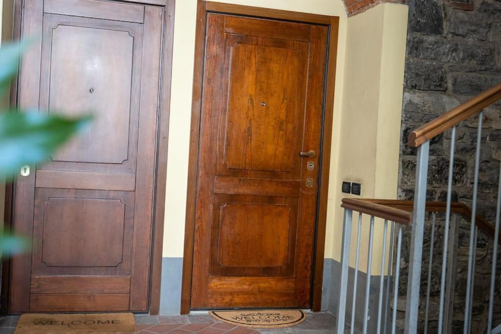 קומו Alloggio Del 1400 Nel Cuore Del Centro Storico A 2 Min Dal Porto E Con 2 Bici Gratuite מראה חיצוני תמונה