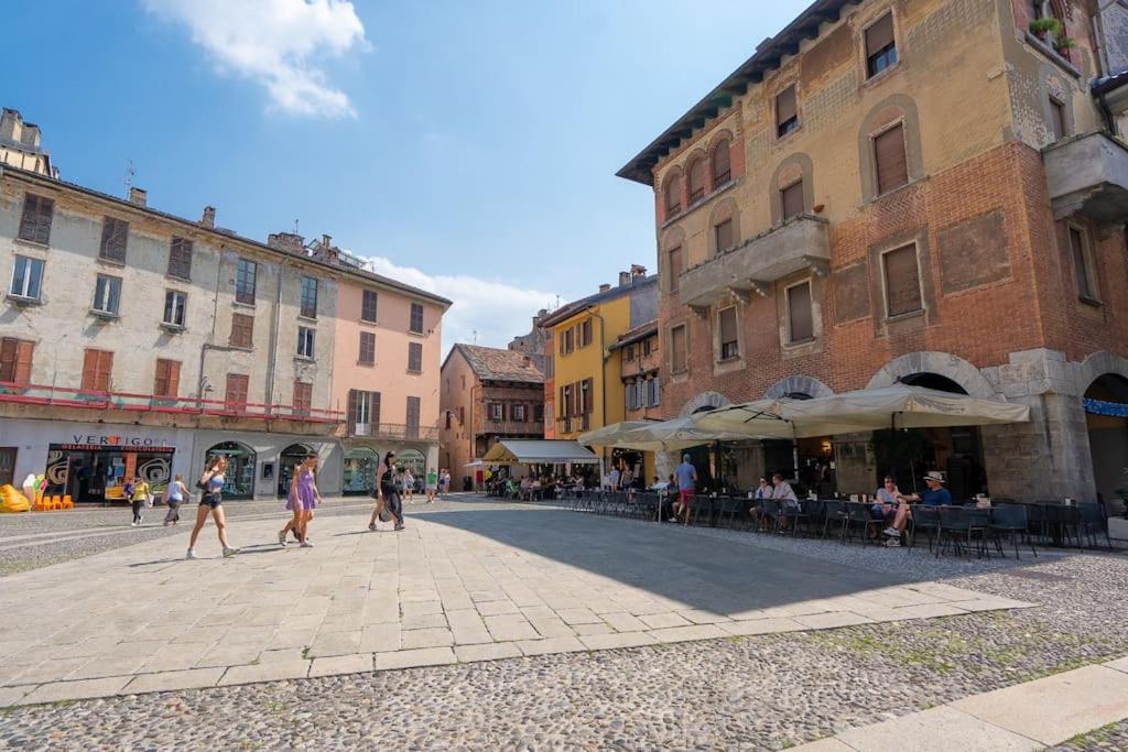 קומו Alloggio Del 1400 Nel Cuore Del Centro Storico A 2 Min Dal Porto E Con 2 Bici Gratuite מראה חיצוני תמונה