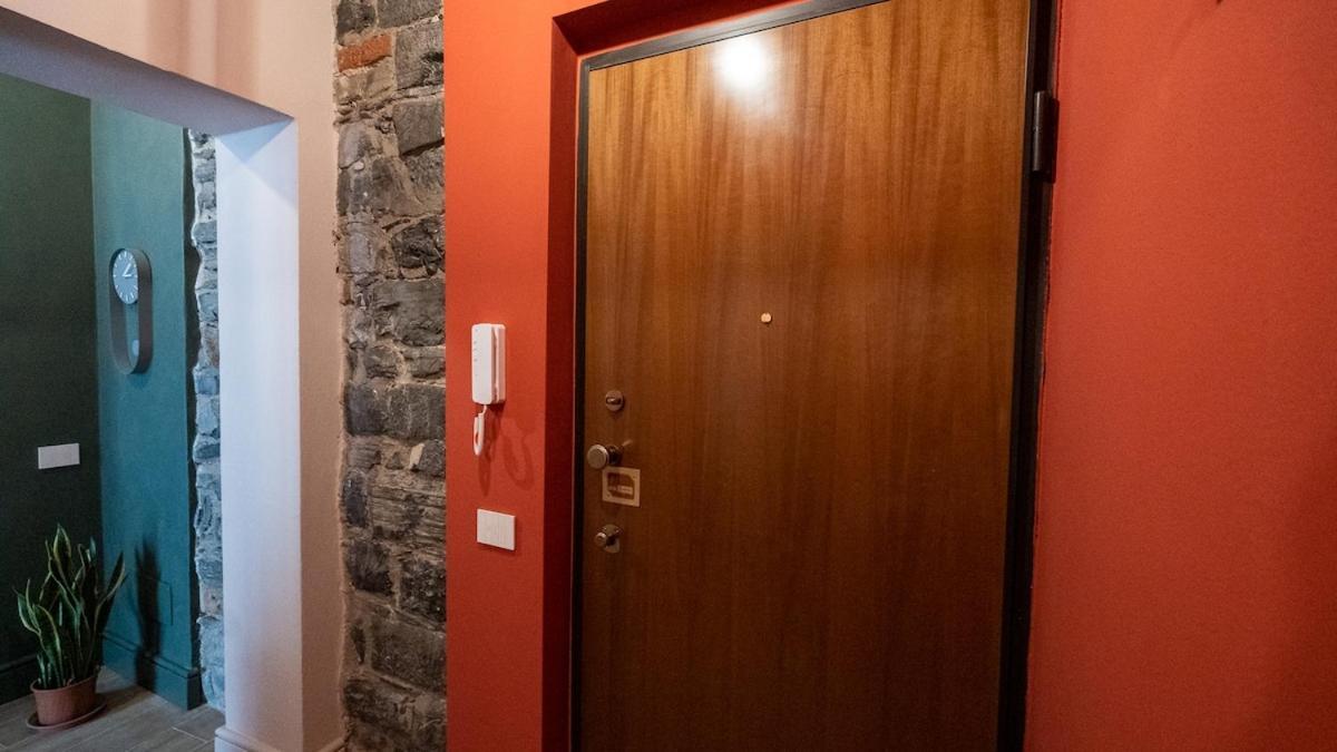 קומו Alloggio Del 1400 Nel Cuore Del Centro Storico A 2 Min Dal Porto E Con 2 Bici Gratuite מראה חיצוני תמונה