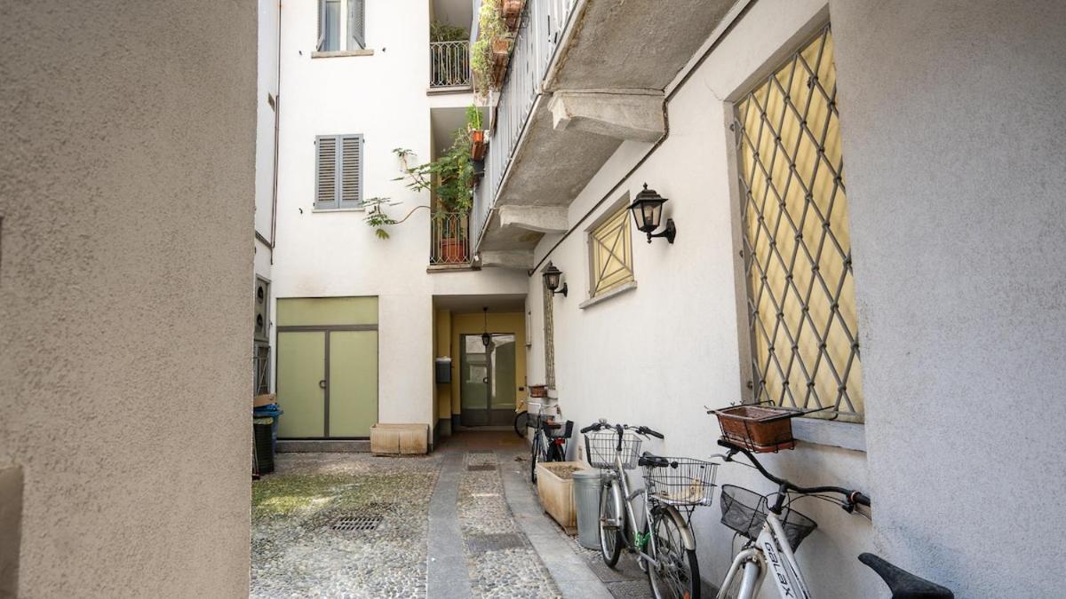 קומו Alloggio Del 1400 Nel Cuore Del Centro Storico A 2 Min Dal Porto E Con 2 Bici Gratuite מראה חיצוני תמונה