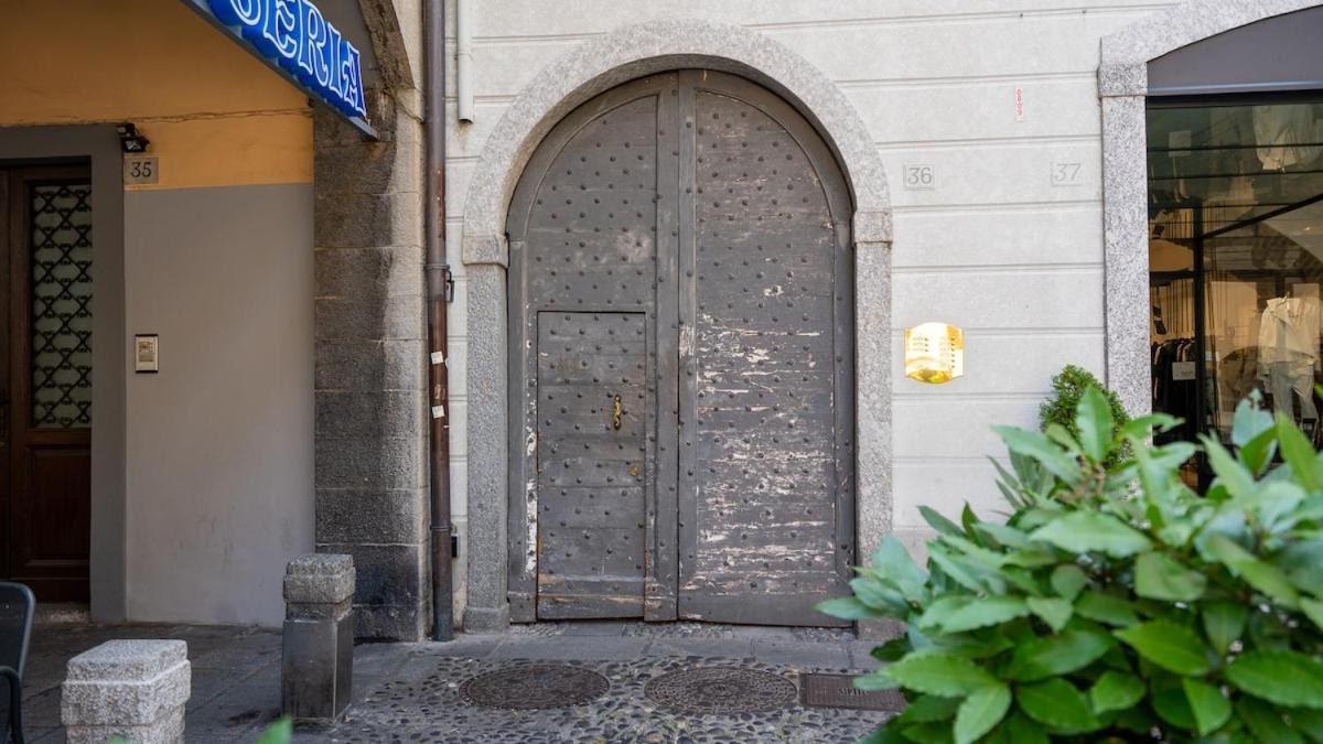 קומו Alloggio Del 1400 Nel Cuore Del Centro Storico A 2 Min Dal Porto E Con 2 Bici Gratuite מראה חיצוני תמונה